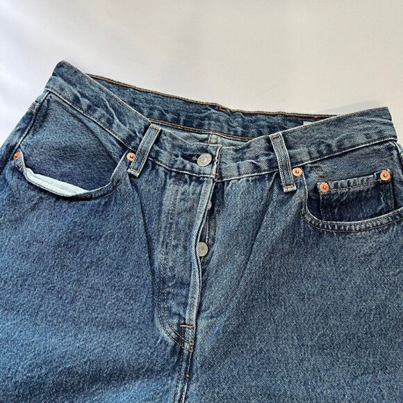 LEVI'S 501 90" STRAIGHT LEG HIGH RISE DENIM JEANS IN MEDIUM WASH - 28 - Picture 4 of 10